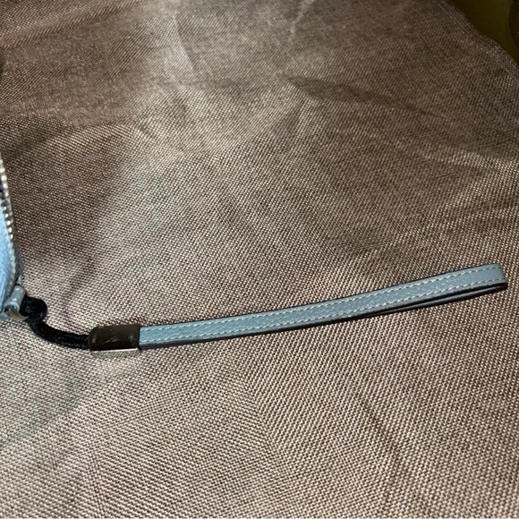 Lavemi RFID Blocking Leather Large Blue Zip Around Wallet Phone Holder Clutch - Picture 5 of 12